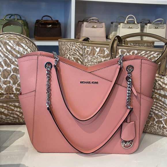 MICHAEL KORS
Jet Set Large X Chain Saffiano Leather Shoulder Tote HandBag
NWT - Picture 12 of 16